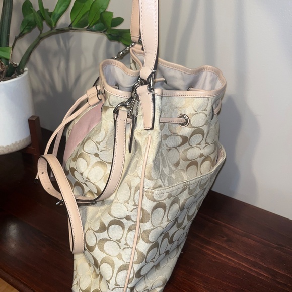 COACH SIGNATURE pink STRIPE DRAWSTRING SHOULDER BAG (F30581) - Picture 2 of 6